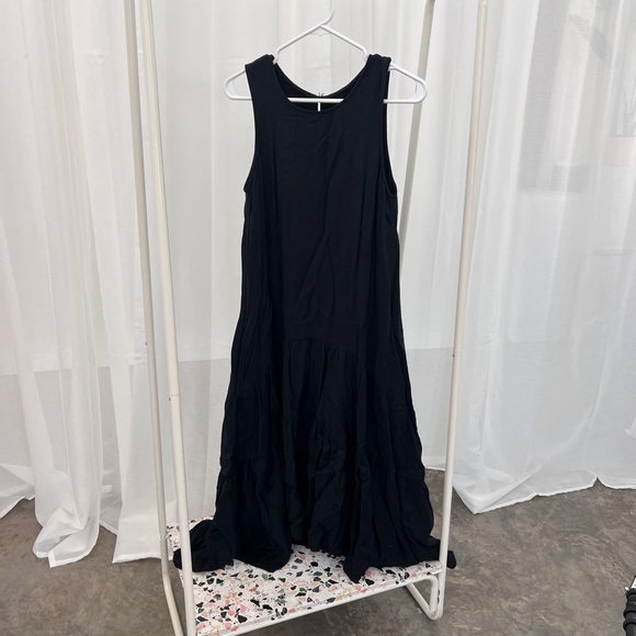 Black Sleeveless Maeve Dress - Picture 1 of 6